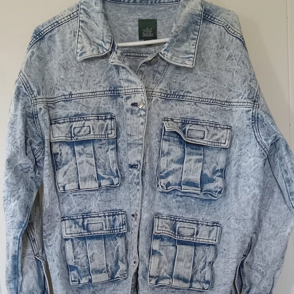 Wild Fable Heavy Denim Jacket. Velcro Pockets . Size Large.